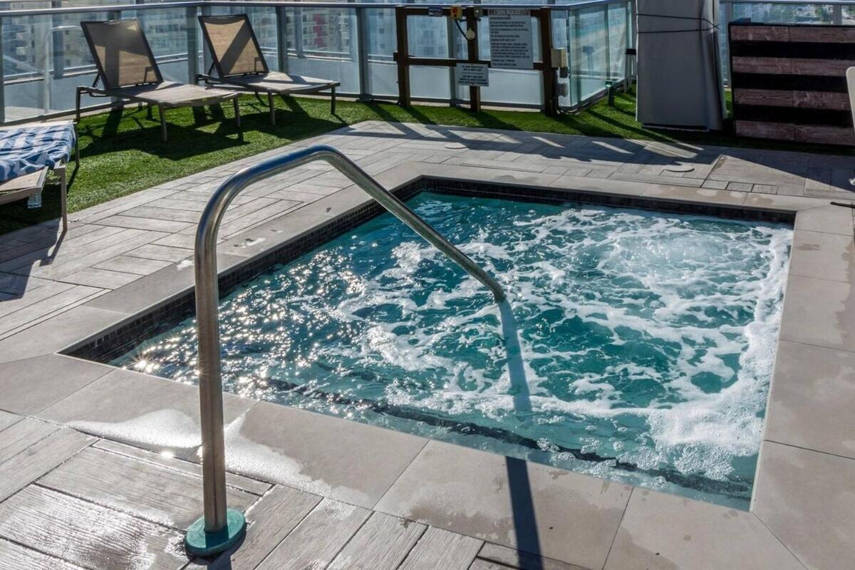 Beachfront Condo With Mesmerizing Views Hollywood Exterior photo