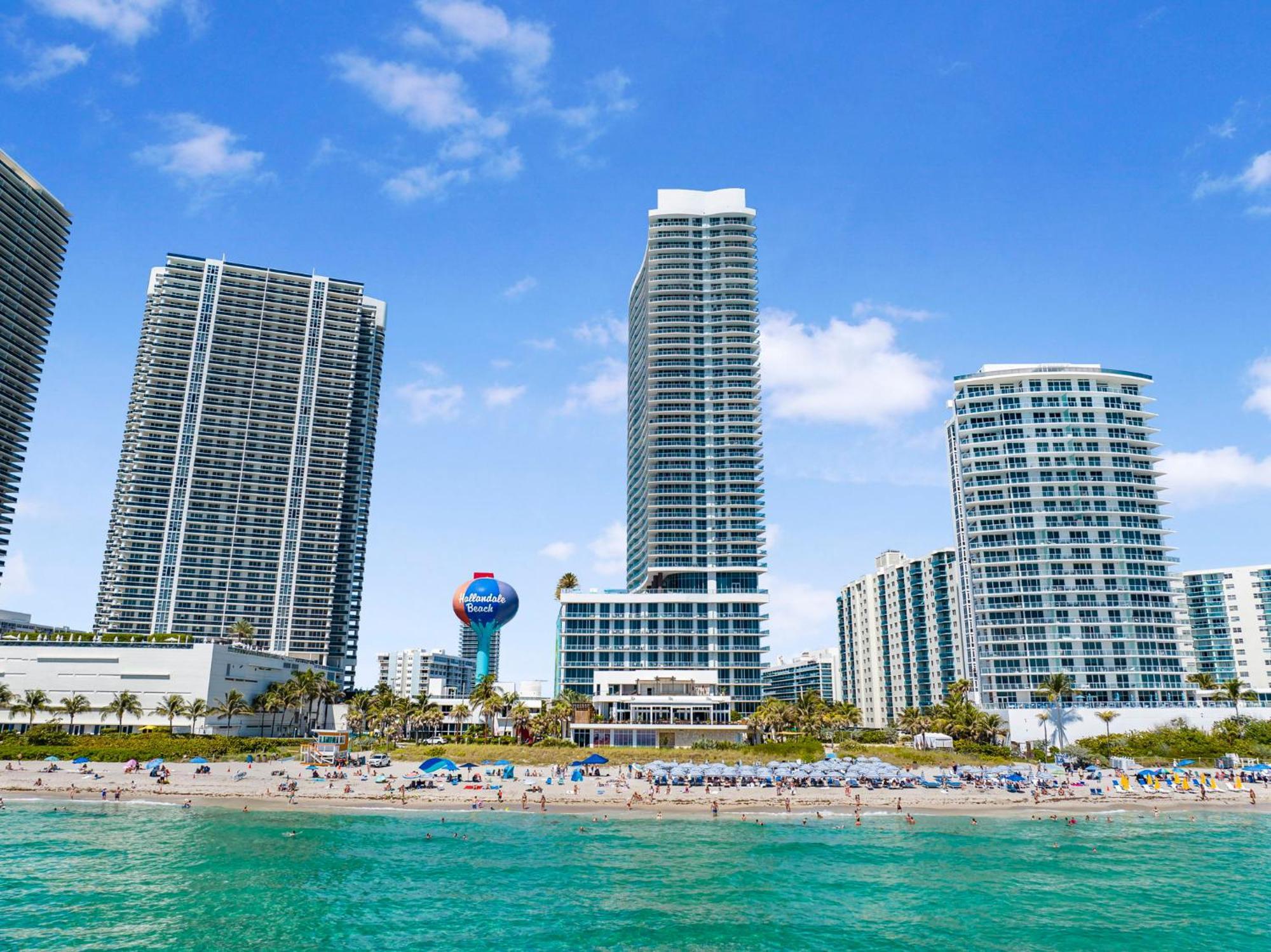 Beachfront Condo With Mesmerizing Views Hollywood Exterior photo